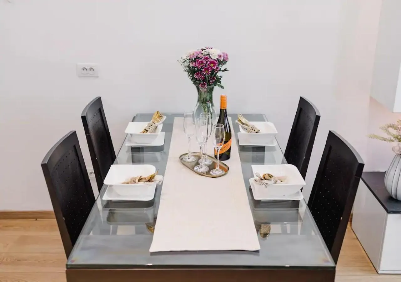 Premiere Dubcek Apartment プラハ